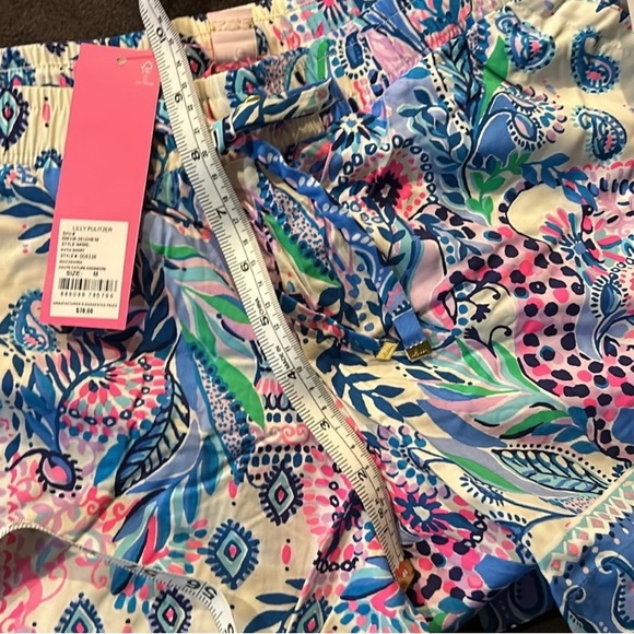 Lily Pulitzer-Katia Shorts in Macadamia Print. - Picture 9 of 9